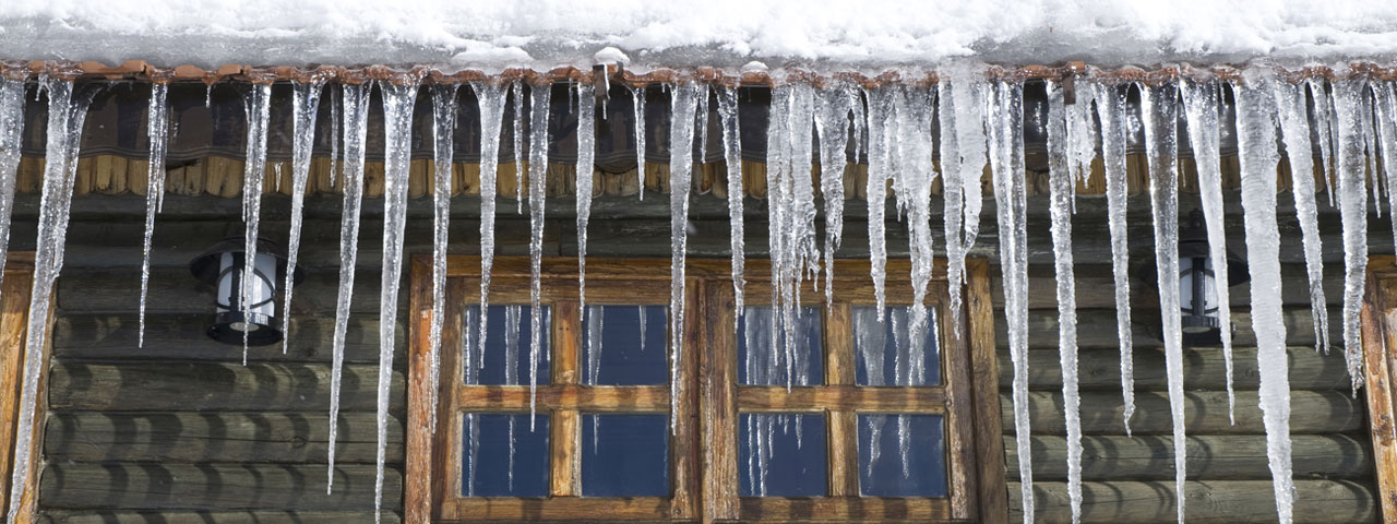Spray foam prevents ice dams by providing proper insulation in El Paso attic spaces Spray foam prevents ice dams by providing proper insulation in El Paso attic spaces